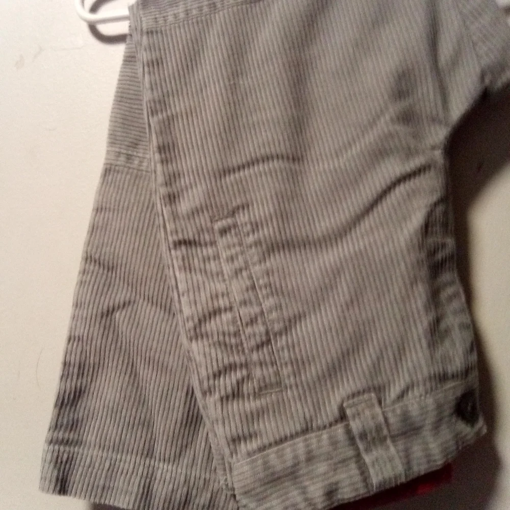 GYMBOREE boys gray corduroy pants. Size 5.